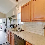 Myrtle Beach Bungalow - Walk To Ocean!