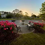 Barefoot Resort 2-Bedroom Condo With A Pool