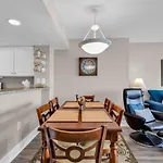 Breathtaking 2Br Condo W Floor-To-Ceiling Windows Overlooking Ocean