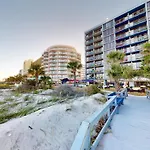 Willow Bay 301 Oceanfront Suite, Renovated Spring 2023 Desirable Golden Mile Location