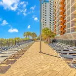 Oceanview 1 Bedroom Suite Landmark Resort 1250 Perfect For A Couple Or Party Of 4