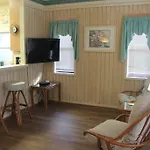 Shore Drive Area Cottage