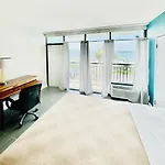 Summer Wind Ocean Front Hotel
