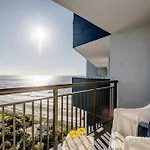 Royal Retreat-Amazing View-King Bed-1 Bedroom-Full Kitchen-Free Parking-Self Check-In