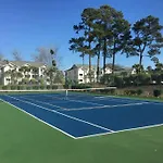 Lovely 1-Bedroom Condo In River Oaks Golf Villa