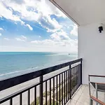 Beachfront Romantic Studio Escape W Perfect View 1212
