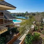 Laurel Court - 305