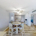 Sea Cabin Beach Getaway