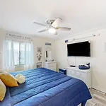 Sea Cabin Beach Getaway