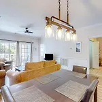 Magnolia North, Unit 202