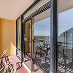 1Br With Amazing Ocean Views!
