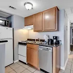 Oceanfront Private Balcony Condo At Meridian Plaza