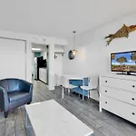 Hosteeva Boardwalk Ocean-Front Condo