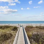 Beachfront Ocean View Condo W Pool & Comfy Beds