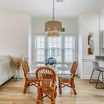 Sunny Myrtle Beach Condo With Community Pool Access!