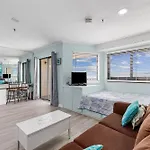 Cozy Couples Retreat, Oceanview Studio