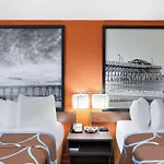Super 8 By Wyndham Myrtle Beach/Market Common Area