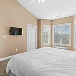 New! Centrally Located 3Br Golf And Beach Condo