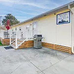 Cozy Surfside Beach Getaway Less Than 1 Mi To Beach!