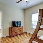 Spacious House With Pool Near The Beach 2165