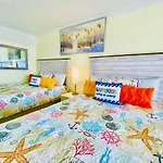 New ! Unique Oceanfront Condo At Ocean Reef Resort-Free Parking - Amazing Pools