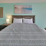 Myrtle Beach Oceanfront Studio With Pools And Views!