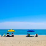Beautiful Condo! Direct Oceanfront - 1 Bedroom, 1 Bath - Atlantica 200