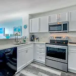 Prince Resort Oceanfront 1834 At Cherry Grove Pier