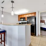 Sun-Filled Beachfront 2Br Condo At Dunes Village Resort