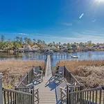 Myrtle Beach Waterway Getaway