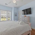 Location, Location, Beach & Golf 2Bd/2Ba So Comfy!