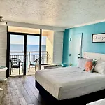 Sea La Vie Oceanfront Studio