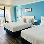 Sea La Vie Oceanfront Studio