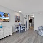 Boardwalk Resort: Ocean Breeze Retreat