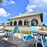 Waterfront Luxury Huge Condo With 15000Sf Pool