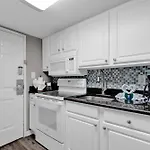 Ocean Front 1Br Condo With 2 Balconies