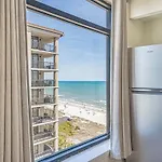 Great Unit With Large Windows To View The Beach - Beach Colony 1200