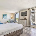Great Unit With Large Windows To View The Beach - Beach Colony 1200