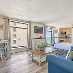 Great Unit With Large Windows To View The Beach - Beach Colony 1200