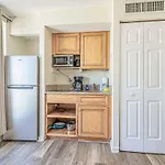 Great Unit With Large Windows To View The Beach - Beach Colony 1200