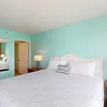 Roxanne Towers 1101