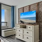 Nicely Renovated 1 Bedroom Condo-With Spectacular Views! Pinnacle 755
