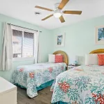 Sandy Toes And Sunny Ray\'S