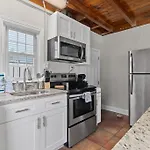 Cozy And Central 2Br Parking 2Min Walk To Beach