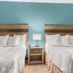 Ocean Crest Inn And Suites