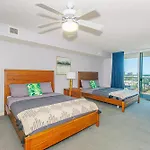 Modern Condo At Yacht Club Villas