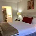 8I Richmond Park Villa