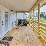Coastal Family Home - Walk To The Beach And Shopping