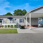 Sunny Myrtle Beach Resort Home - 1 Mi To Ocean!