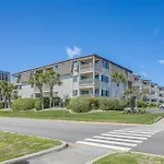 Beachfront Resort Condo With Pool View And Balcony!